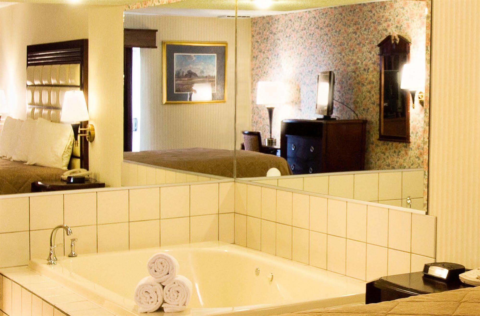Clarion Hotel&suites