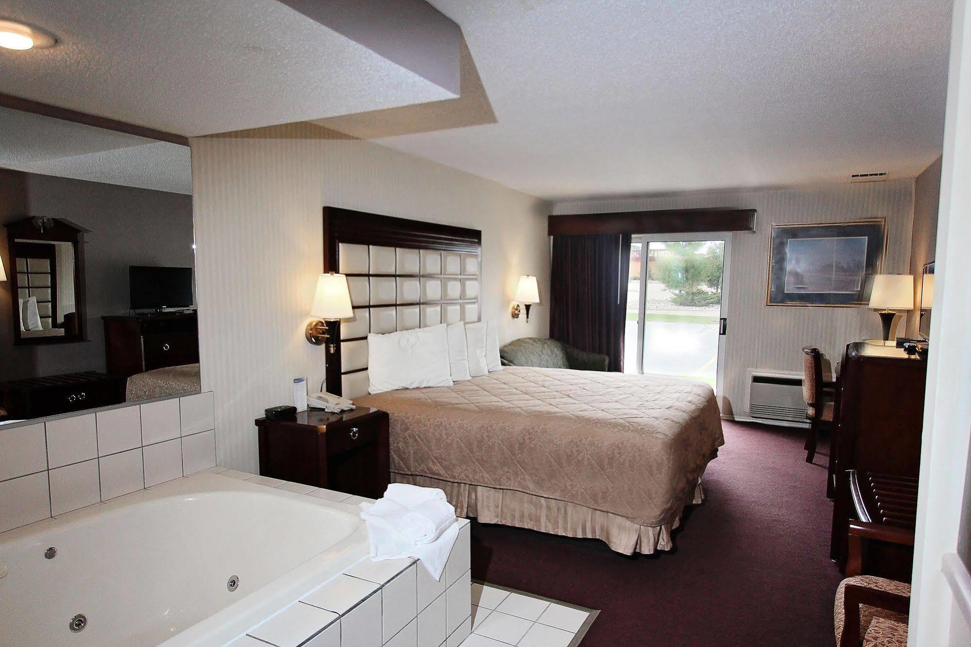 Clarion Hotel&suites Lake Delton
